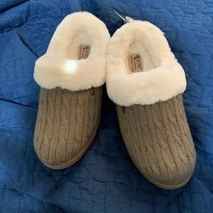 Sketchers Womens slippers